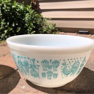 Vintage Pyrex Amish Butterprint 402